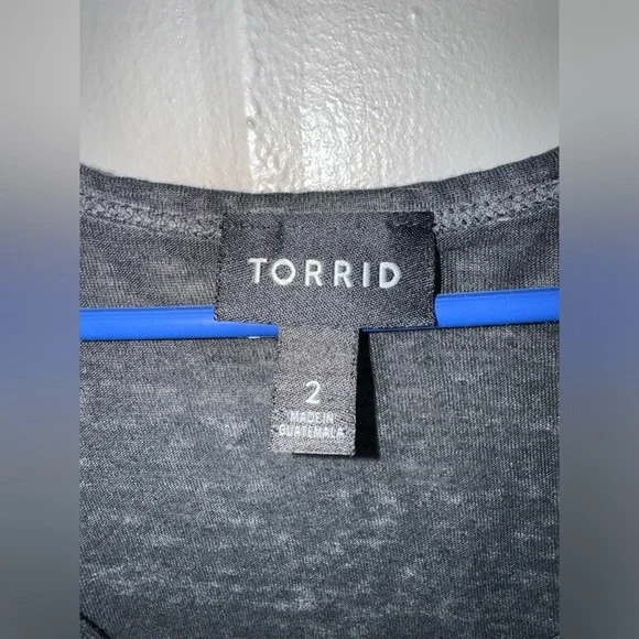 Torrid “Beer Babes & Baseball” Charcoal Grey Burnout Crisscross Tee Sz 2X - Picture 4 of 4
